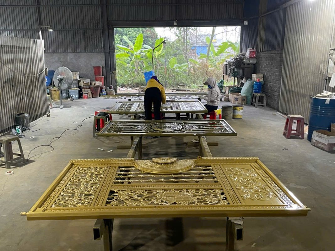 xưởng sản xuất cổng nhôm đúc cao cấp FACO